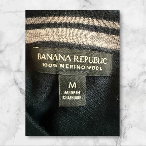 Banana Republic Men’s Medium 100% Merino Wool Black Crewneck Sweater - Picture 6 of 6